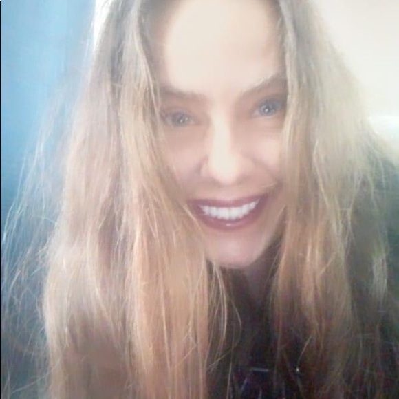 Meet your Posher, Christy - Picture 2 of 6